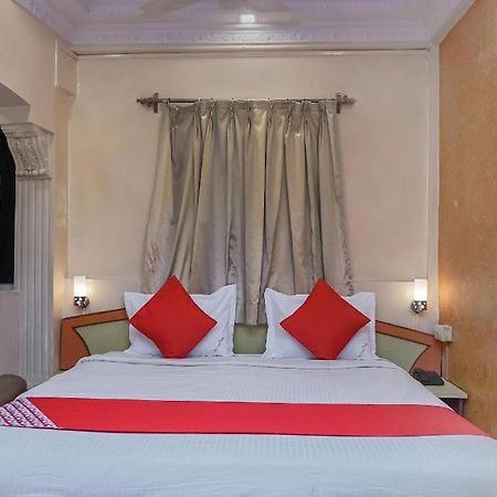 Hotel Tushar Pune Esterno foto