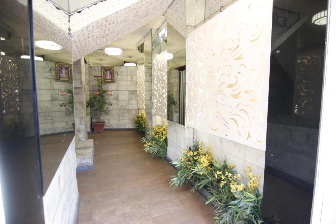 Hotel Tushar Pune Esterno foto