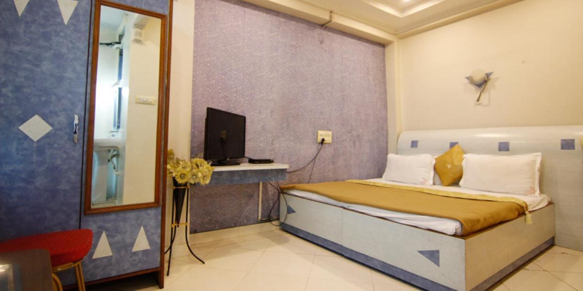 Hotel Tushar Pune Esterno foto