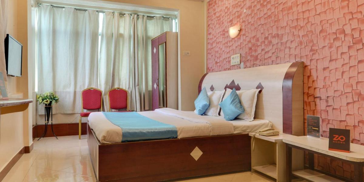 Hotel Tushar Pune Esterno foto
