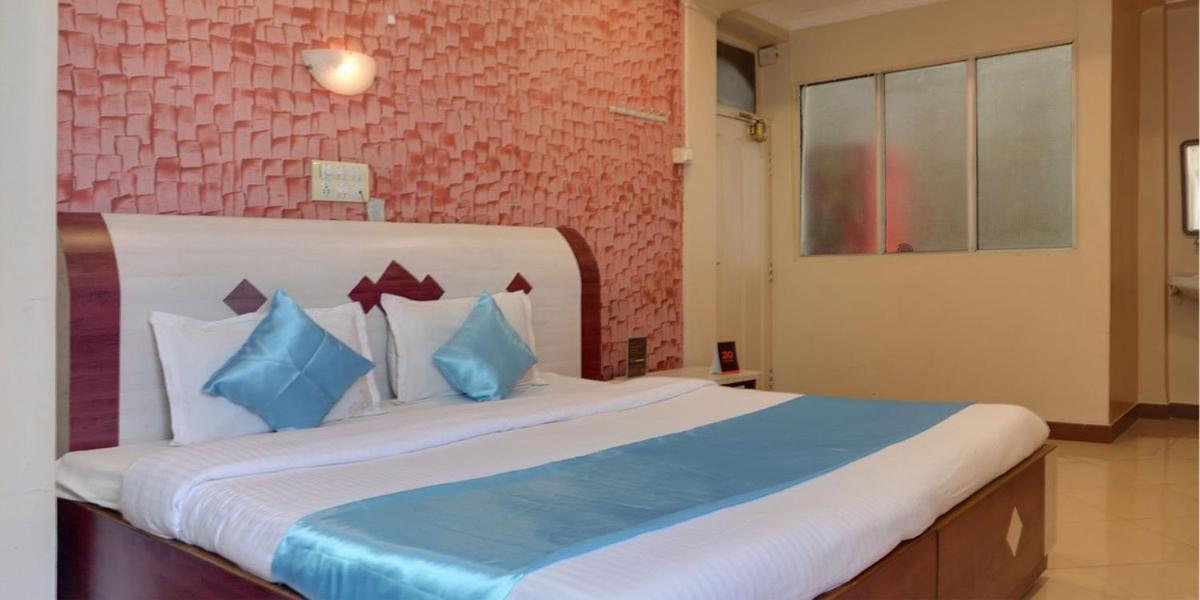 Hotel Tushar Pune Esterno foto