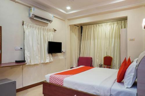 Hotel Tushar Pune Esterno foto