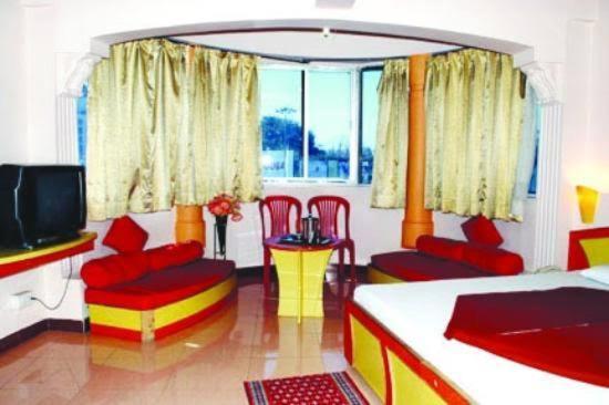 Hotel Tushar Pune Esterno foto
